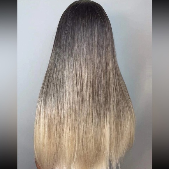 Long W/ Bangs Ombré Wig 💇‍♀️ - Picture 2 of 5